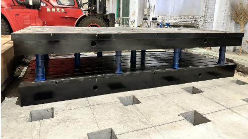 哈爾濱電機廠，應用我公司高強無收縮灌漿料，對水輪機室廠房實驗室基礎平臺，進行地腳螺栓錨固